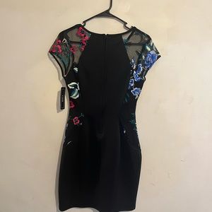 Women’s dress size S